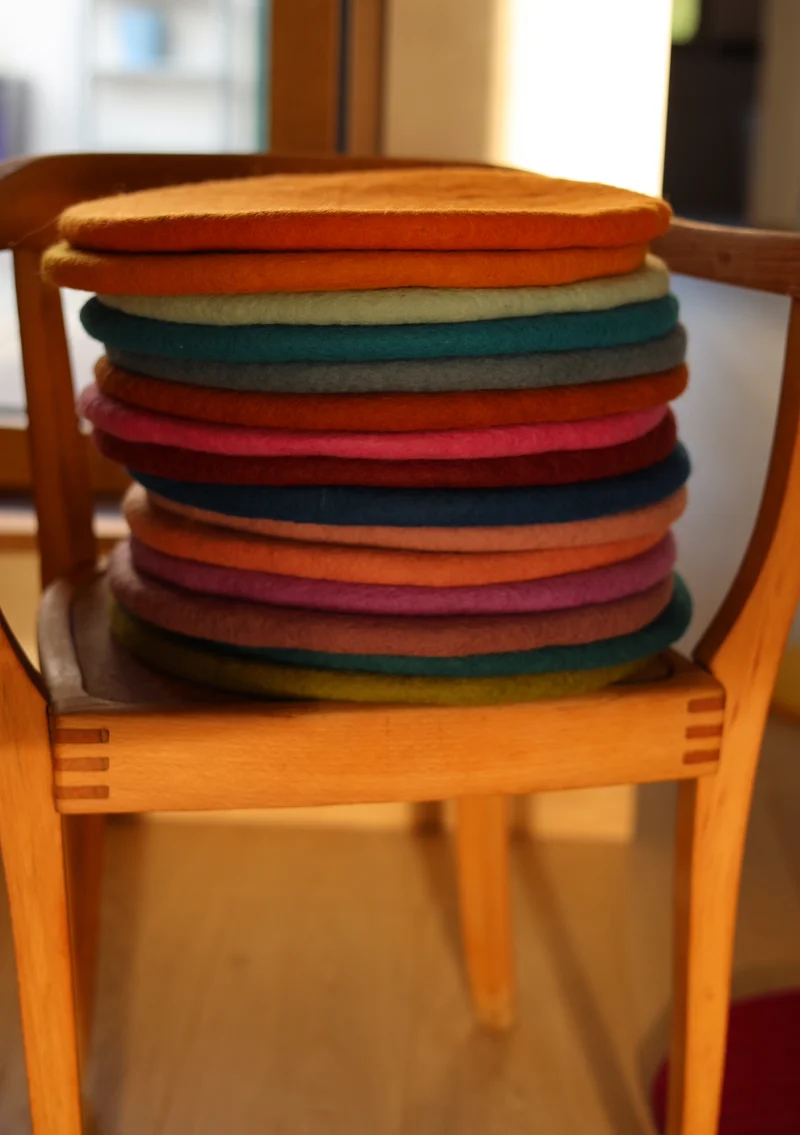 Sitzkissen Filz rund ca.35 cm 100% Wolle als Stuhlkissen Farbe 1