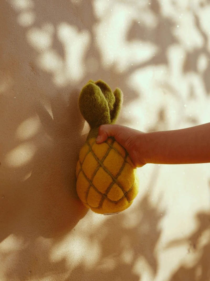 Filz-Ananas für Kaufladen und Kinderküche