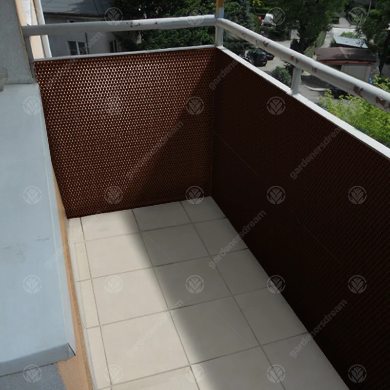 Dunkelbrauner Polyrattan-Screening