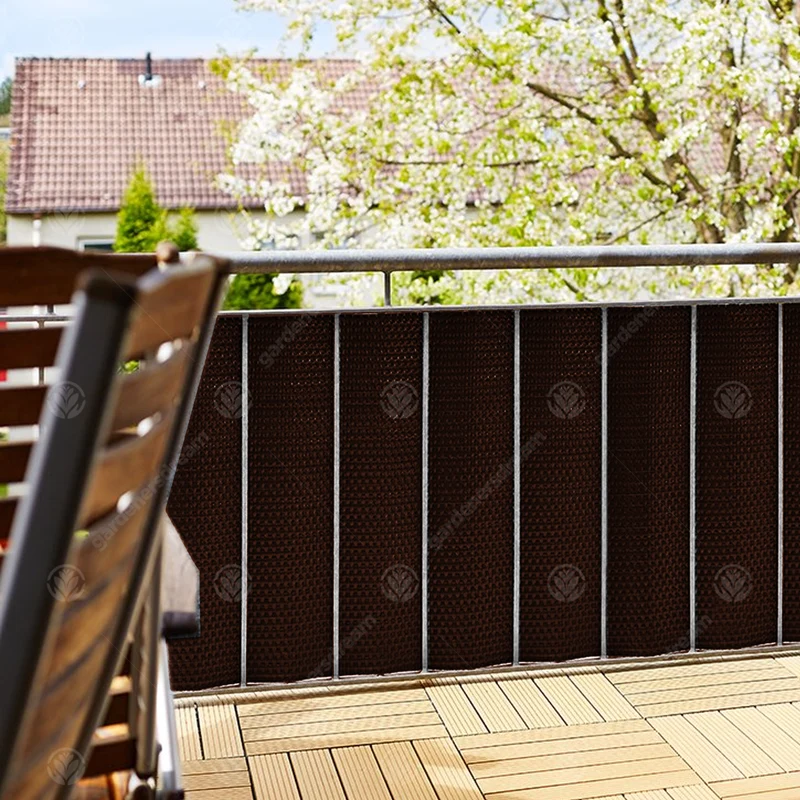 Dunkelbrauner Polyrattan-Screening