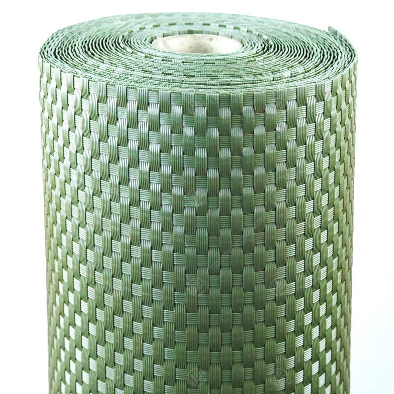 Grüner Polyrattan-Screening
