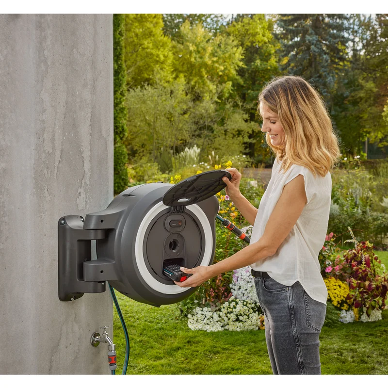Gardena Akku-Wand-Schlauchbox PowerRoll XXL / Ready-to-use Set